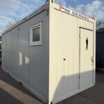 aktion-sanitaercontainer-20-fuss-021921990-wc-damen-herren-aussen-2