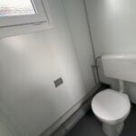 aktion-sanitaercontainer-20-fuss-021585747-dusche-wc-aussen-6