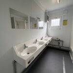 aktion-sanitaercontainer-20-fuss-021585747-dusche-wc-aussen-7