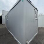 aktion-sanitaercontainer-20-fuss-021585747-dusche-wc-aussen-2