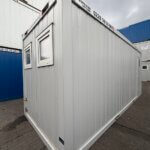 aktion-sanitaercontainer-20-fuss-021816689-wc-damen-herren-aussen-2