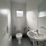 aktion-sanitaercontainer-20-fuss-021816689-wc-damen-herren-aussen-8