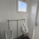 aktion-sanitaercontainer-20-fuss-021582903-dusche-wc-aussen-4