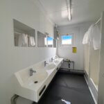 aktion-sanitaercontainer-20-fuss-021809924-dusche-wc-aussen-6