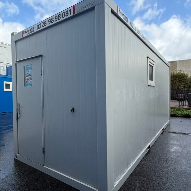 aktion-sanitaercontainer-20-fuss-021585743-dusche-wc-aussen-1