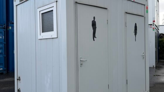 aktion-sanitaercontainer-10-fuss-021921998-wc-damen-herren-aussen-1