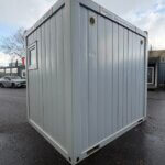 aktion-sanitaercontainer-10-fuss-021921998-wc-damen-herren-aussen-2