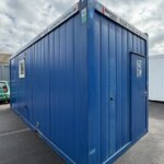 aktion-sanitaercontainer-20-fuss-021049274-schwarz-weiß-aussen-2