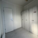 aktion-sanitaercontainer-20-fuss-021049274-schwarz-weiß-aussen-3