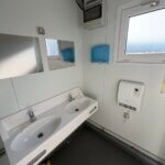 aktion-sanitaercontainer-10-fuss-151961417-dusche-wc-aussen-7