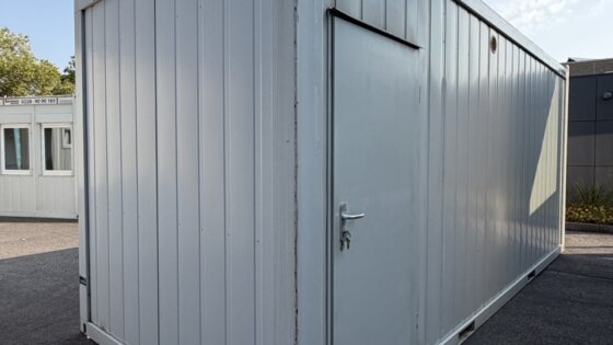 aktion-sanitaercontainer-20-fuss-wc-herren-wc-damen-020943544-außen-2