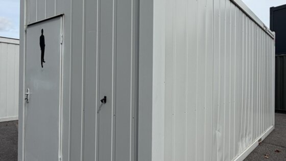 aktion-sanitaercontainer-20-fuss-011551337-wc-herren-aussen-8