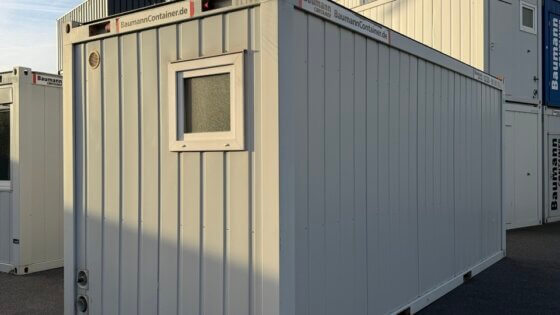 aktion-sanitaercontainer-20-fuss-011551340-wc-herren-aussen-1