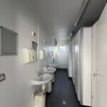 aktion-sanitaercontainer-20-fuss-011551340-wc-herren-aussen-4
