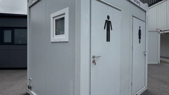aktion-sanitaercontainer-10-fuss-89210065-wc-damen-herren-aussen-1