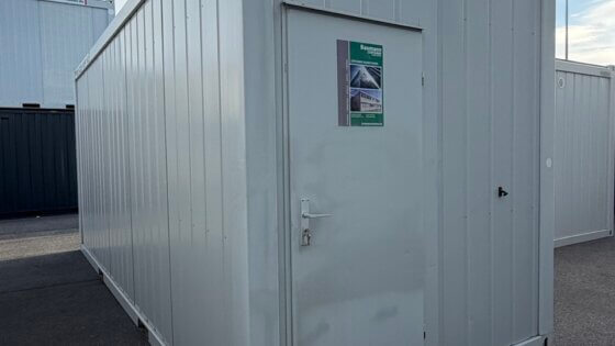 aktion-sanitaercontainer-20-fuss-011551339-wc-herren-aussen-1
