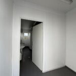 aktion-sanitaercontainer-20-fuss-011551339-wc-herren-aussen-3