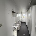 aktion-sanitaercontainer-20-fuss-011551339-wc-herren-aussen-4