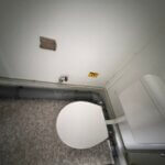 aktion-sanitaercontainer-20-fuss-021469950-wc-herren-aussen-7