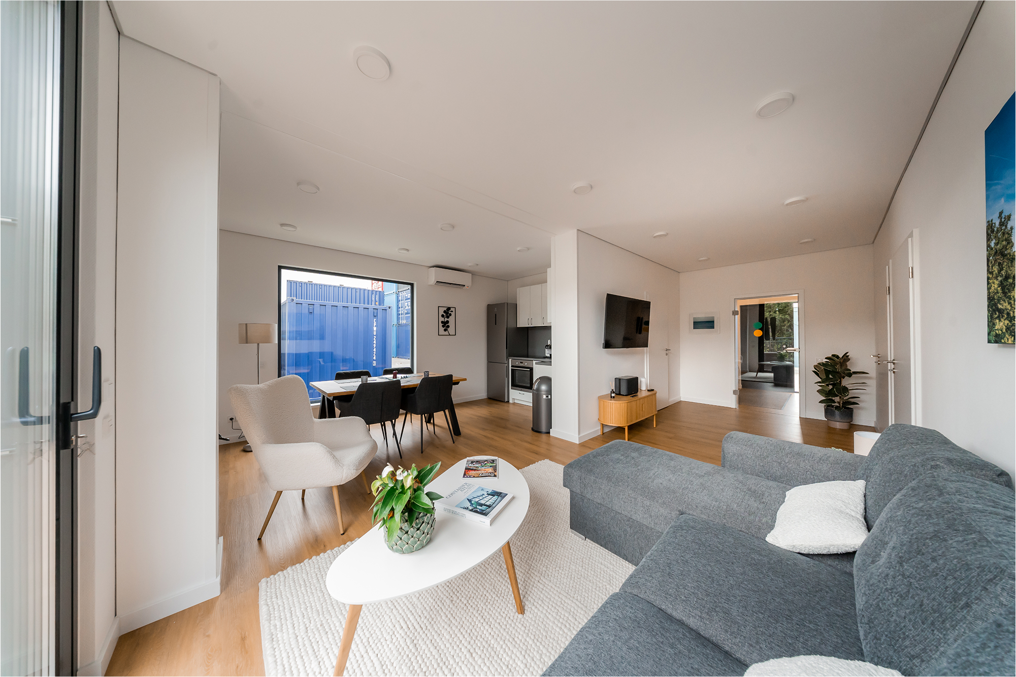 baumann-container-mikrohaus-news-innenansicht-wohnzimmer