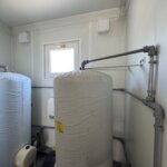 aktion-sanitaercontainer-20-fuss-dusche-mit-windfang-011087776-innen-3