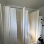 aktion-sanitaercontainer-20-fuss-dusche-wc-mit-windfang-011551854-innen-1