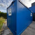 aktion-sanitaercontainer-20-fuss-011091582-dusche-aussen-3