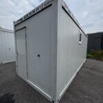 aktion-sanitaercontainer-20-fuss-53-021045134-dusche-wc-aussen-2