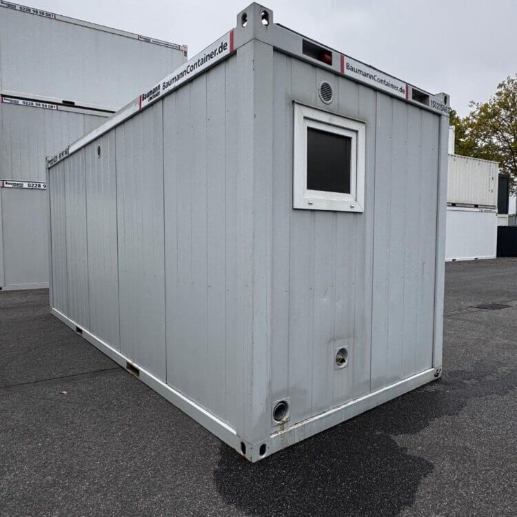aktion-sanitaercontainer-20-fuss-151215463-wc-herren-aussen-1