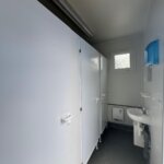 aktion-sanitaercontainer-20-fuss-151715-wc-damen-herren-innen-1