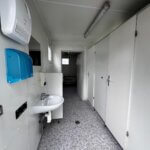 aktion-sanitaercontainer-20-fuss-53-021045134-dusche-wc-innen-1