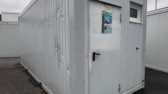 aktion-sanitaercontainer-20-fuss-1513055-dusche-aussen-1