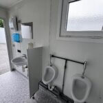 aktion-sanitaercontainer-20-fuss-53-021045134-dusche-wc-innen-2