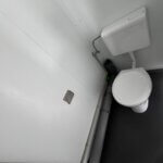 aktion-sanitaercontainer-20-fuss-021585752-dusche-wc-aussen-4