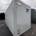 aktion-sanitaercontainer-20-fuss-1513055-dusche-aussen-2