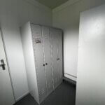 aktion-sanitaercontainer-20-fuss-021810322-schwarz-weiß-innen-4
