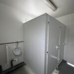 aktion-sanitaercontainer-20-fuss-151715-wc-damen-herren-innen-4