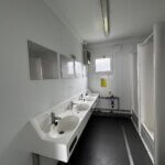 aktion-sanitaercontainer-20-fuss-021585752-dusche-wc-aussen-5