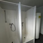 aktion-sanitaercontainer-20-fuss-021585748-dusche-wc-aussen-7