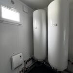 aktion-sanitaercontainer-20-fuss-13203-dusche-innen-5