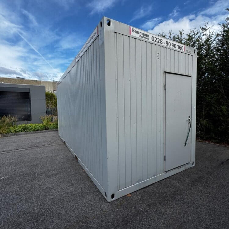 aktion-sanitaercontainer-20-fuss-13202-dusche-aussen-1