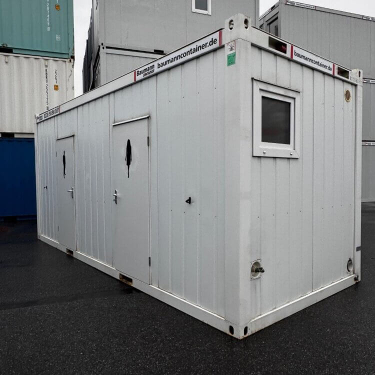 aktion-sanitaercontainer-20-fuss-011553511-wc-damen-herren-aussen-1