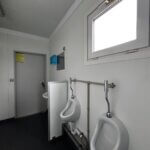 aktion-sanitaercontainer-20-fuss-021582901-dusche-wc-innen-5