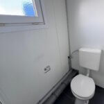aktion-sanitaercontainer-20-fuss-dusche-wc-021048085-innen-3