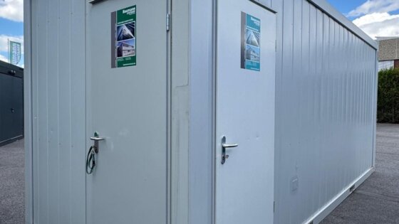 aktion-sanitaercontainer-20-fuss-wc-herren-wc-damen-021700430-außen-1
