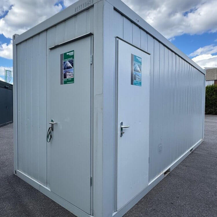 aktion-sanitaercontainer-20-fuss-wc-herren-wc-damen-021700430-außen-1