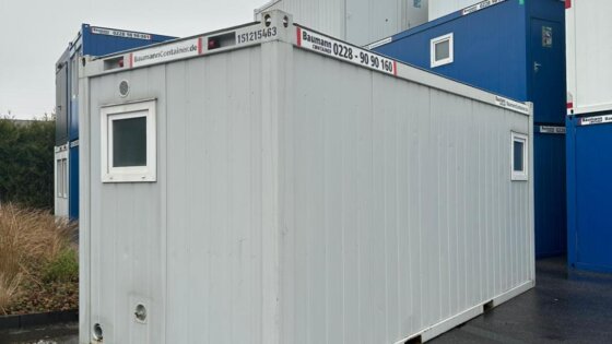 aktion-sanitaercontainer-20-fuss-151215463-wc-damen-herren-aussen-1