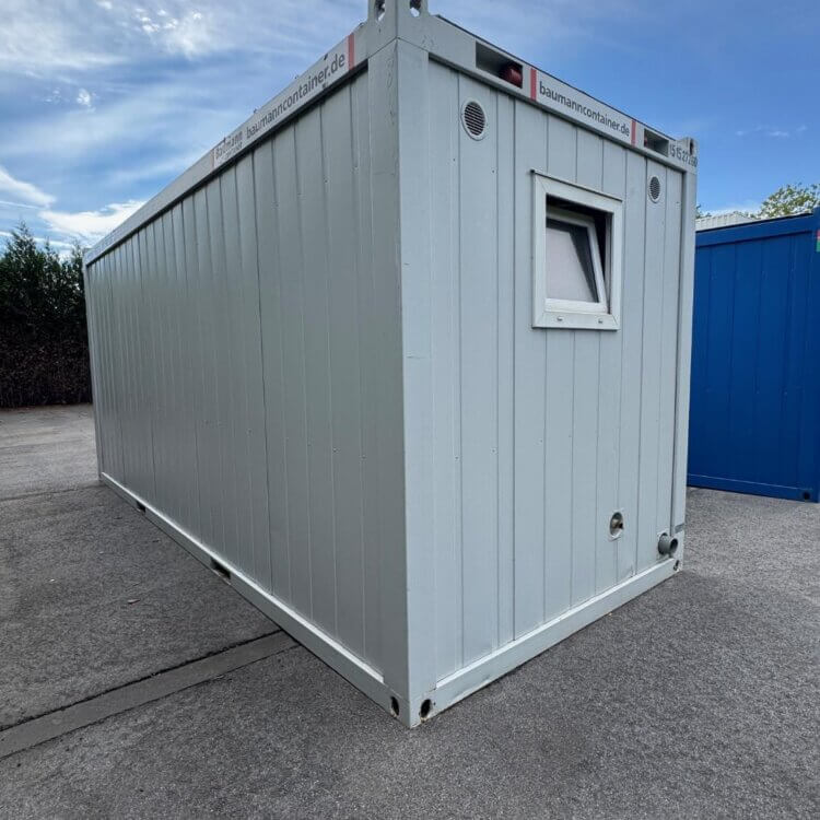 aktion-sanitaercontainer-20-fuss-dusche-151527260-aussen-2
