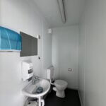 aktion-sanitaercontainer-20-fuss-wc-herren-wc-damen-021700430-innen-2