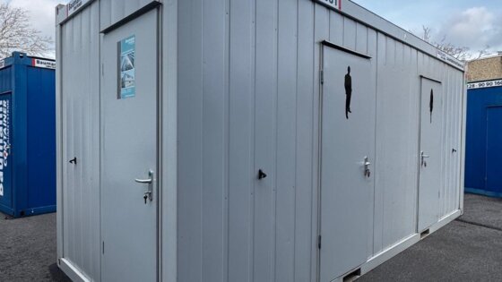 aktion-sanitaercontainer-20-fuss-021921994-wc-damen-herren-aussen-1